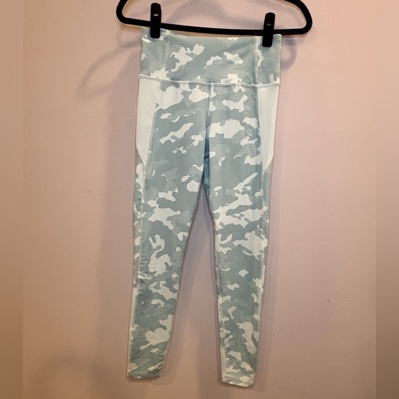 Under Armour mint camo Leggings Size Small - Picture 1 of 2